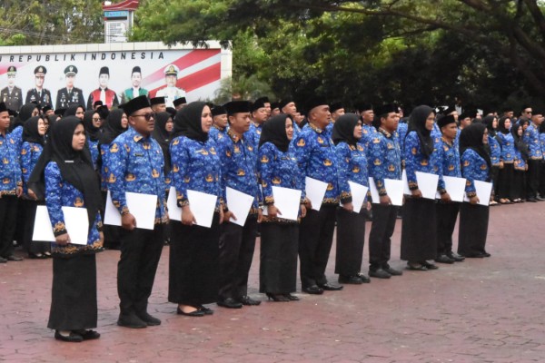 Bupati Bengkalis Serahkan SK PPPK Paruh Waktu, Tegaskan Disiplin, Integritas, dan Evaluasi Kinerja Triwulanan